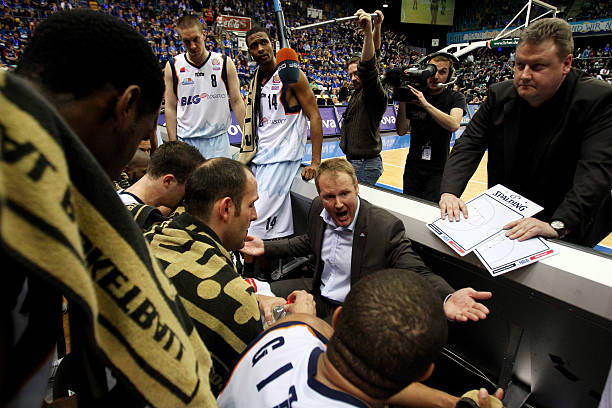 的热爱与坚 的热爱与坚