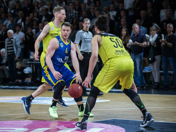 人姿态向外 人姿态向外