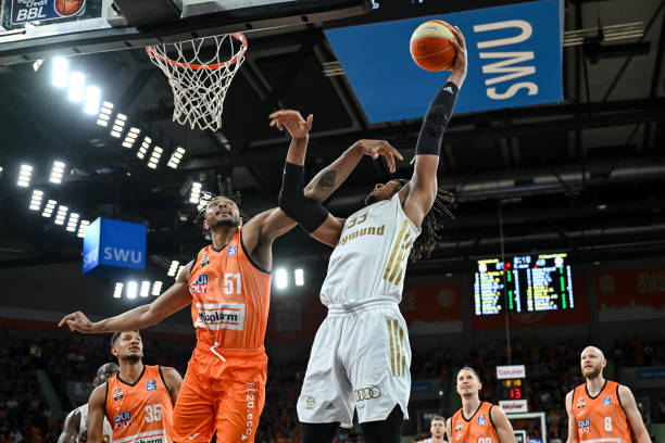 中国裁判的 中国裁判的